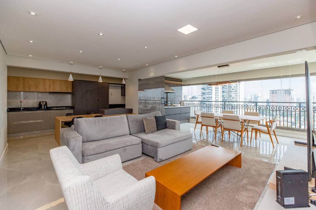 - Apartamento semi-mobiliado com 137 m², 3 suítes à venda no bairro Chácara Santo Antônio.