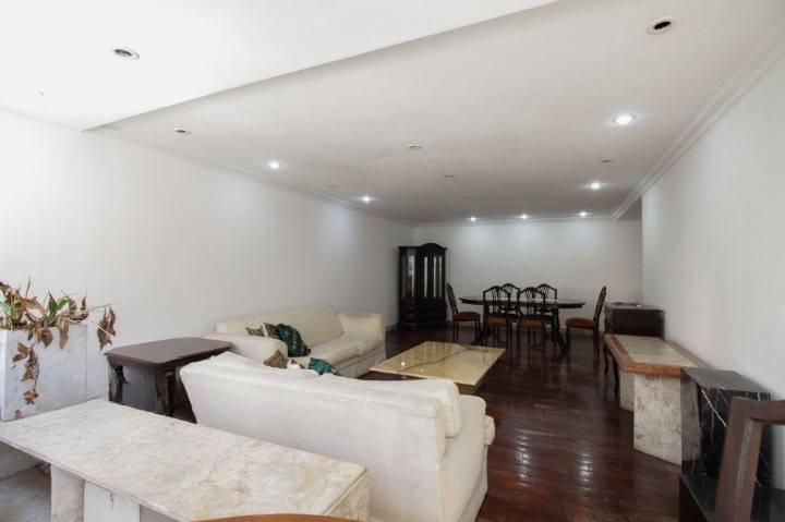 - Apartamento com 135 m², 3 quartos sendo 1 suíte à venda no bairro Itaim Bibi.