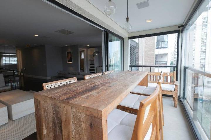 - Apartamento com 161 m², 2 quartos sendo 2 suítes à venda no bairro Vila Nova Conceição.