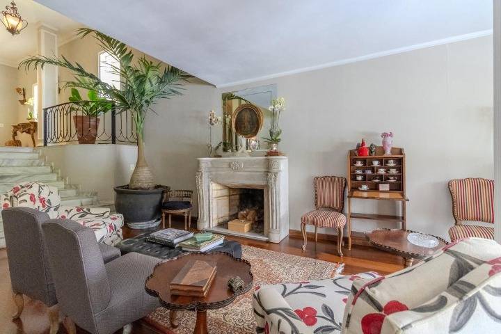 - Maravilhosa casa com 450 m², 3 quartos sendo 3 suítes à venda no bairro Cidade Jardim.