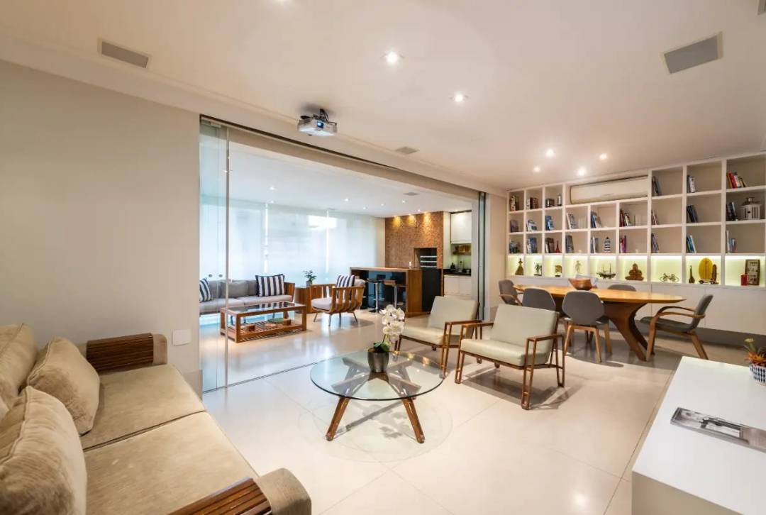 - Apartamento com 162 m², 3 quartos sendo 3 suítes à venda no bairro Itaim Bibi.