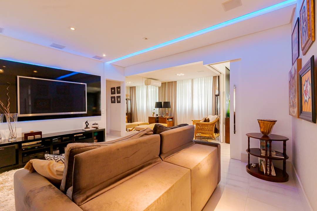 - Apartamento com 112.78 m², 2 quartos sendo 2 suítes à venda no bairro Moema.