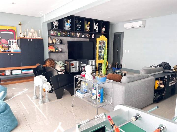- Apartamento com 156 m², 3 quartos sendo 3 suítes à venda no bairro Itaim Bibi.
