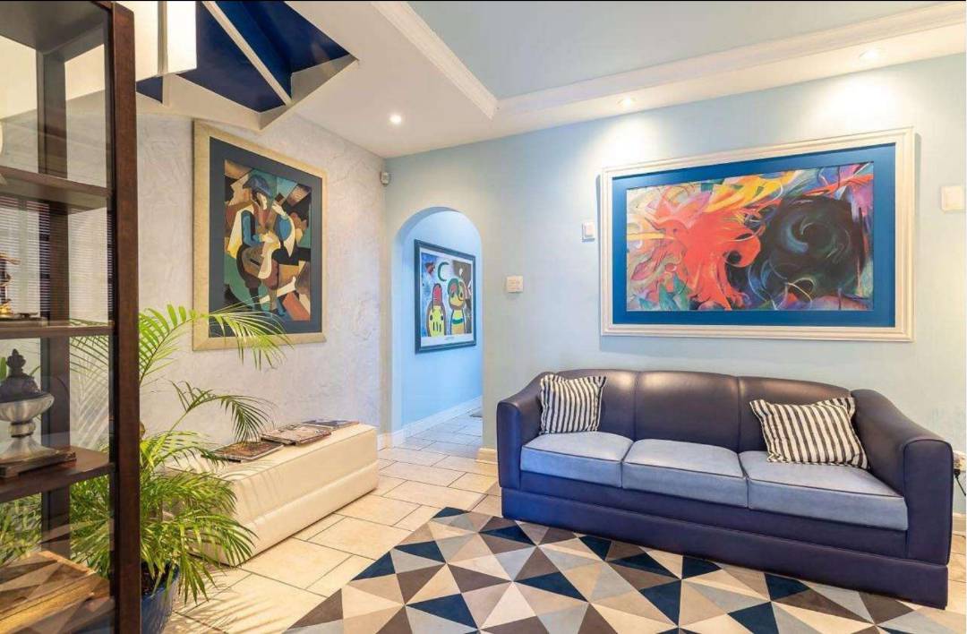 - Casa com 220 m², 4 quartos sendo 2 suítes à venda no bairro Jardim Paulistano.