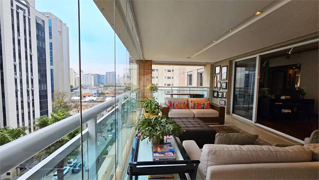 Apartamento com 162.0 m², à venda no bairro Itaim Bibi. - Andréa Vallis