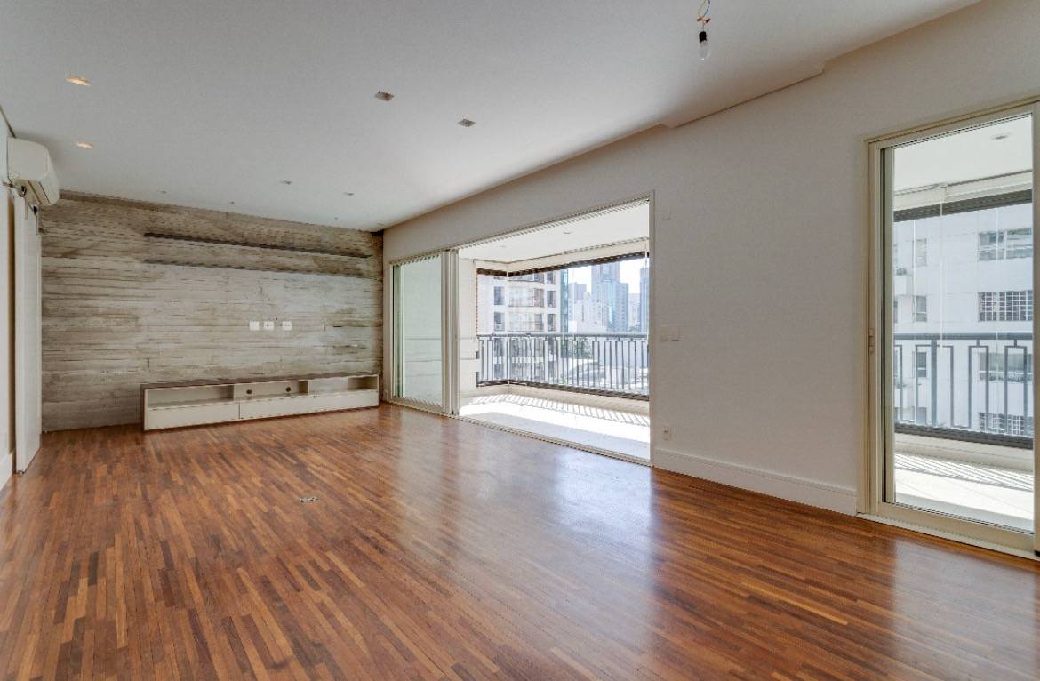 - Apartamento com 158 m², 2 quartos sendo 2 suítes a venda no bairro Itaim Bibi.