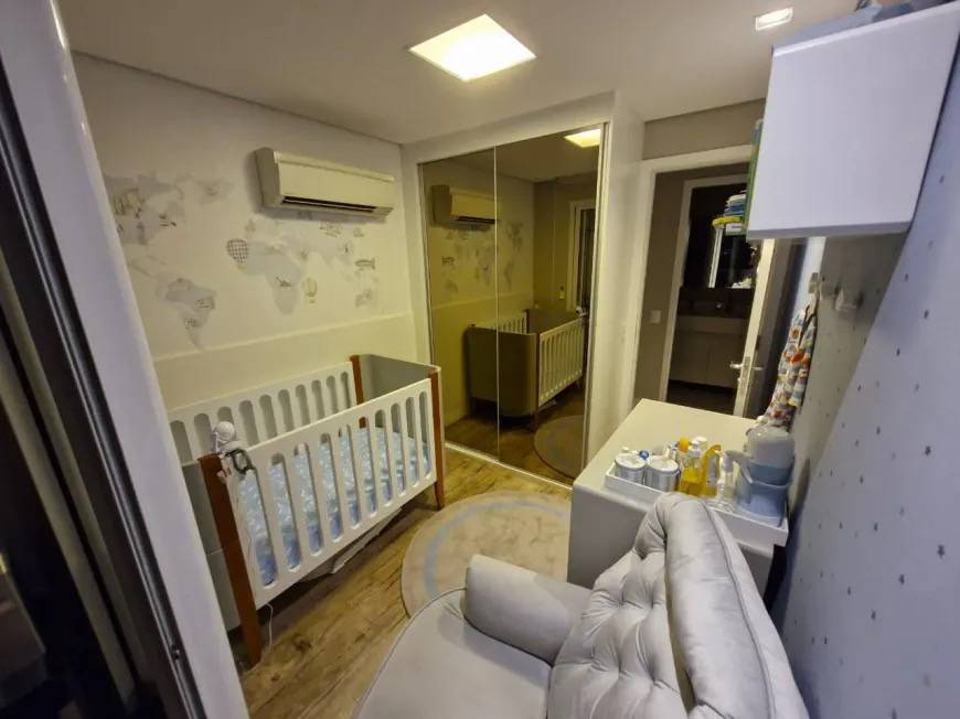 - Apartamento reformado e mobiliado com  69 m², 2 quartos e 2 vagas à venda no bairro Campo Belo.