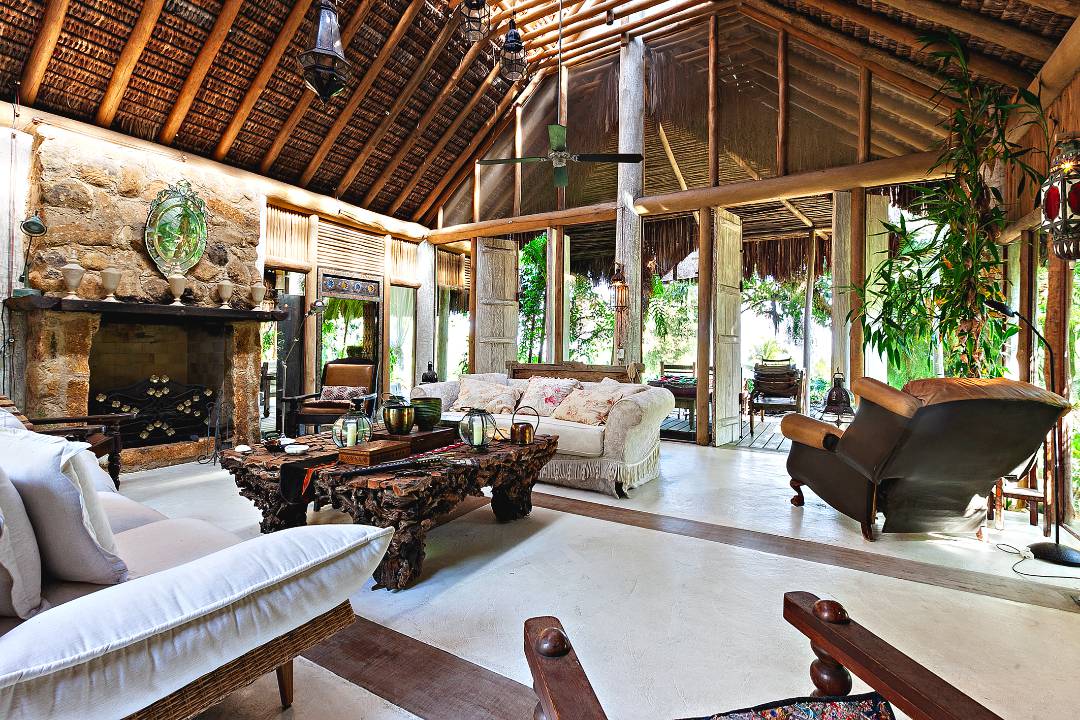 - Casa com 1000 m², 7 quartos sendo 7 suítes à venda no bairro Ilha Bela.