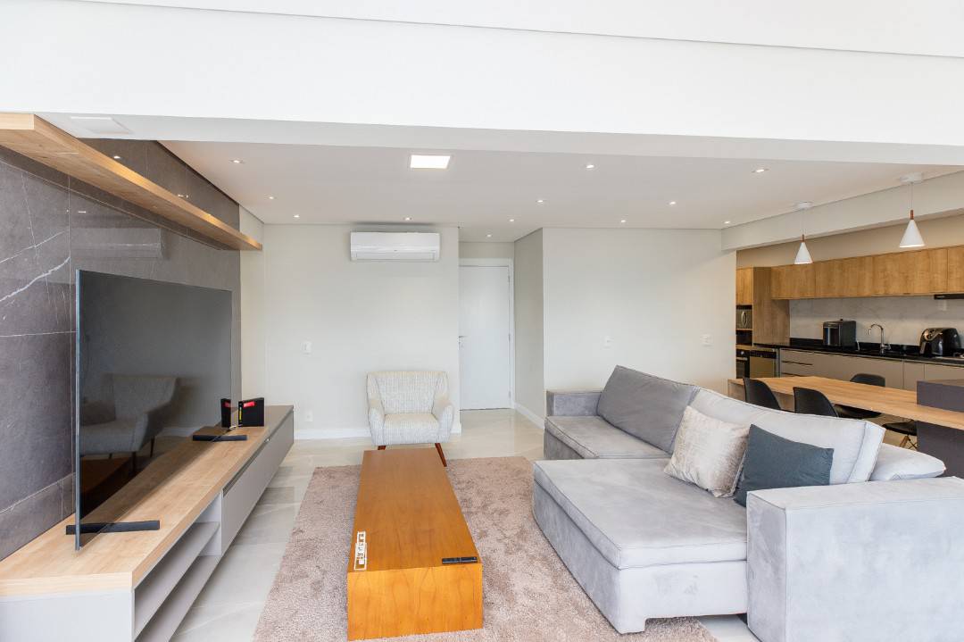 - Apartamento semi-mobiliado com 137 m², 3 suítes à venda no bairro Chácara Santo Antônio.