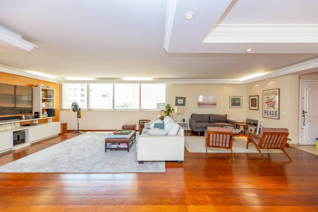 - Apartamento com 330 m², 3 quartos sendo 3 suítes à venda no bairro Itaim Bibi.