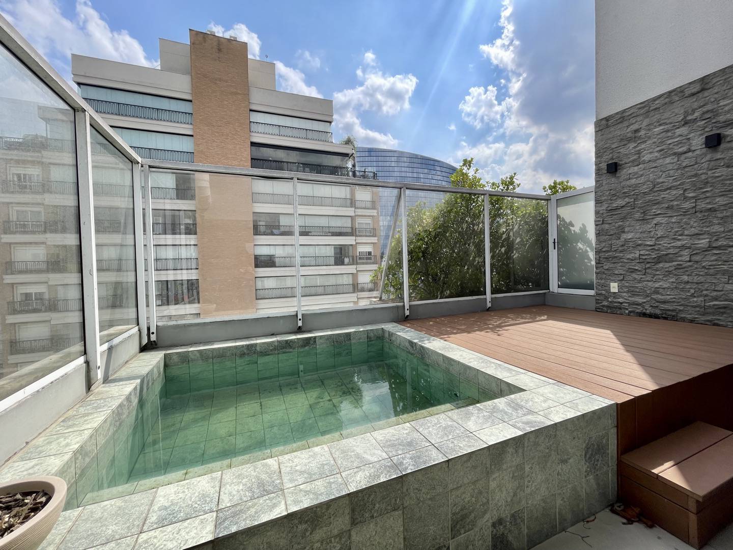 Triplex para alugar com 2 quartos, 169m² - Itaim Bibi,São Paulo