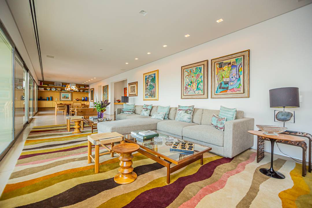 - Cobertura com 476 m², 3 quartos sendo 3 suítes à venda no bairro Itaim Bibi.