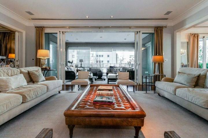 Apartamento com 405 m², 3 quartos sendo 3 suítes à venda no bairro Jardim Europa. - Andréa Vallis