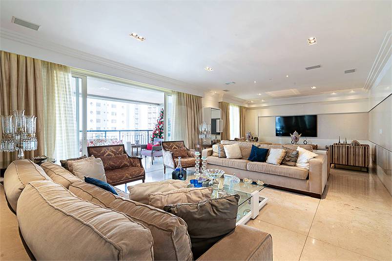 - Apartamento com 369 m², 4 quartos sendo 4 suítes à venda no bairro Moema.