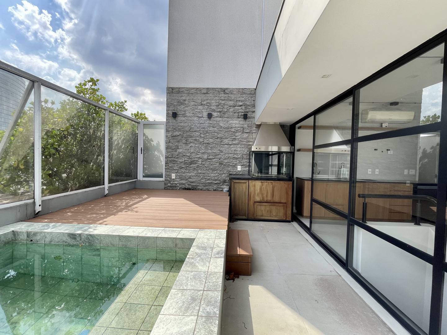 Triplex para alugar com 2 quartos, 169m² - Itaim Bibi,São Paulo