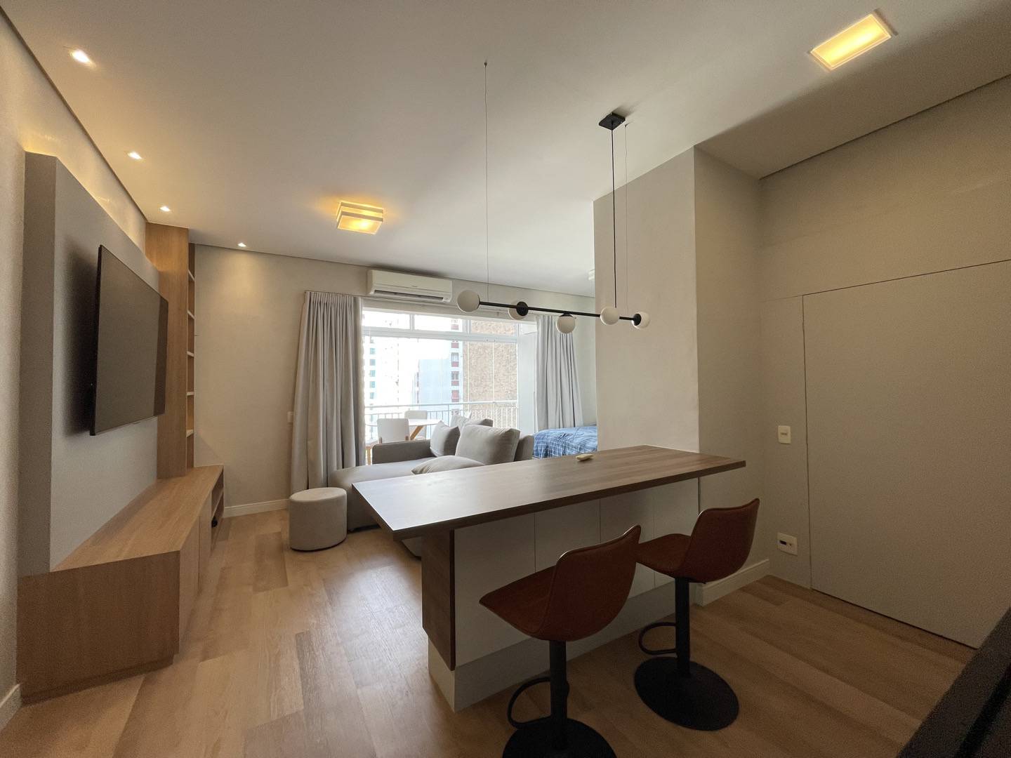 - Apartamento com 58.0 m², à venda no bairro Itaim Bibi.