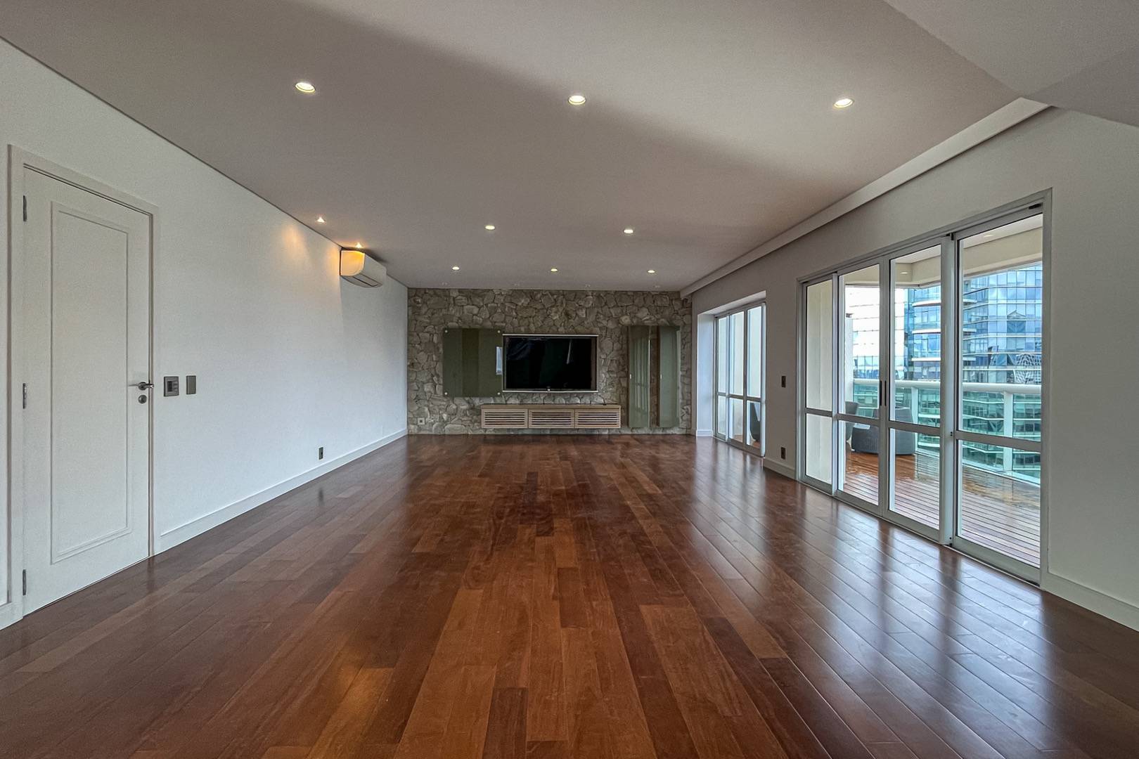 Cobertura para venda ou locação com 4 quartos, 354m² - Itaim Bibi,São Paulo