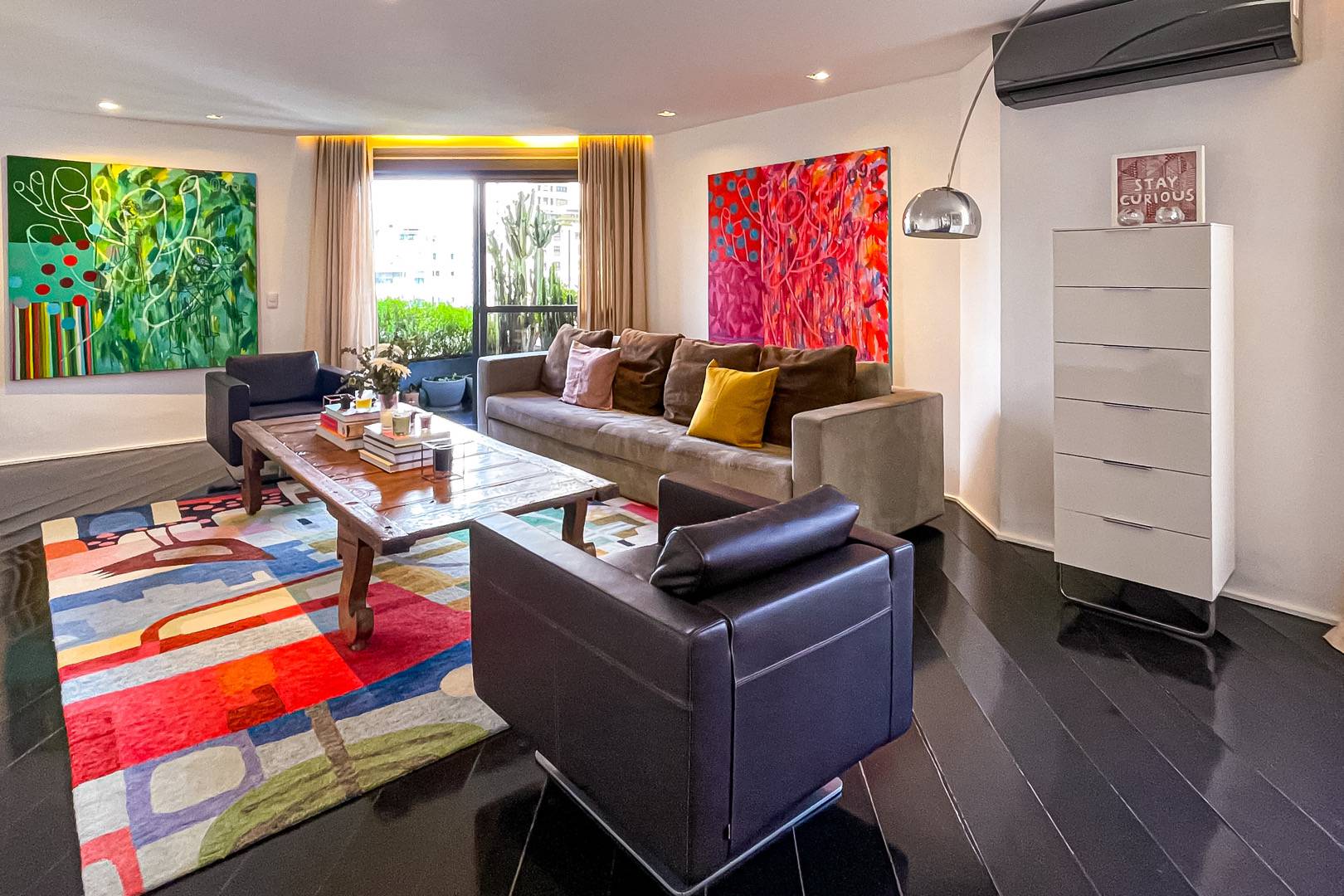 - Maravilhosa cobertura triplex de 352m² e 3 suítes à venda no bairro Vila Nova Conceição - São Paulo