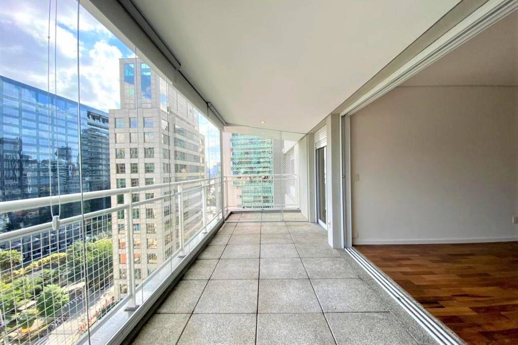 - Apartamento com 110 m², 2 quartos sendo 2 suítes à venda no bairro Itaim Bibi.