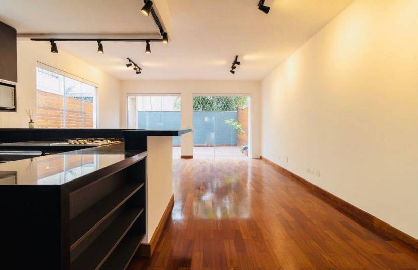 - Casa de condomínio com 300 m², 3 quartos sendo 3 suítes à venda no bairro Jardim Viana.