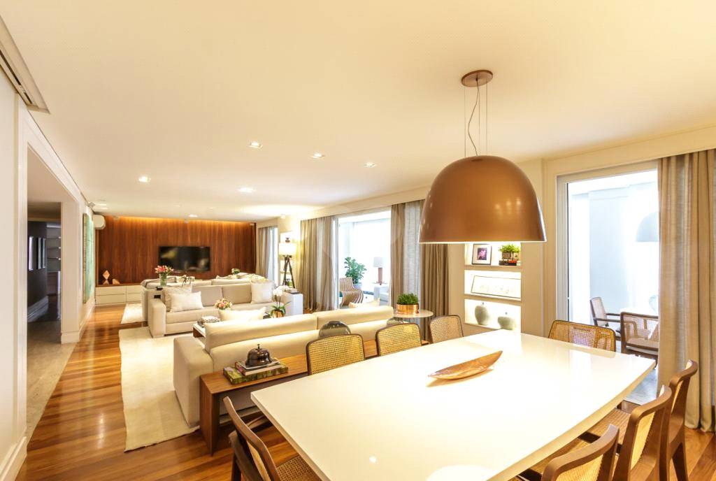 - Apartamento com 311 m², à venda no bairro Vila Nova Conceição.