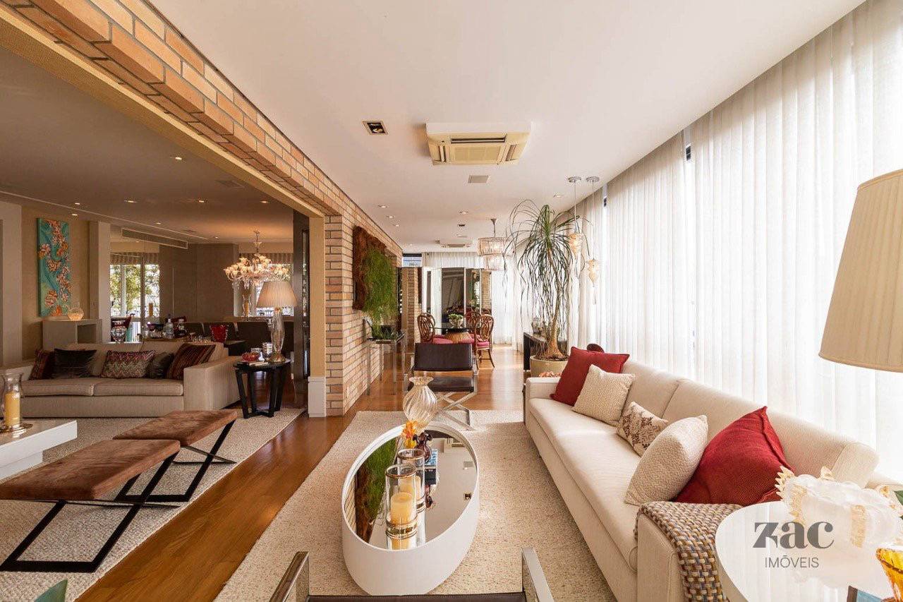 - Apartamento com 367 m², 3 quartos sendo 3 suítes à venda no bairro Moema Pássaros.