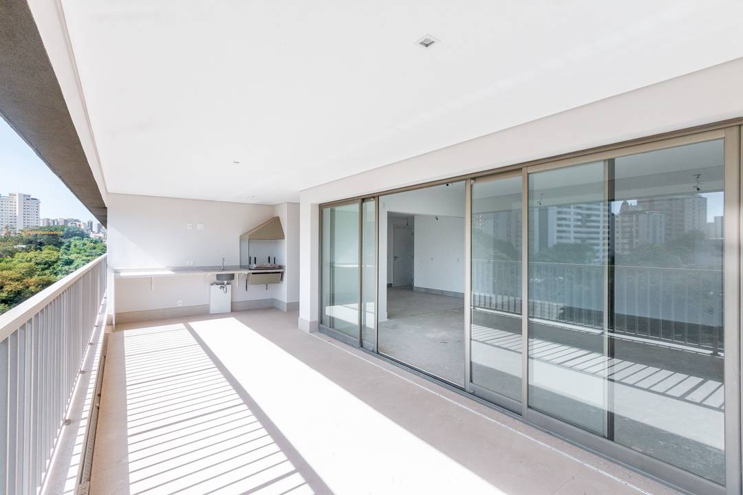 - Apartamento com 158 m², 3 quartos sendo 3 suítes à venda no bairro Vila Clementino.