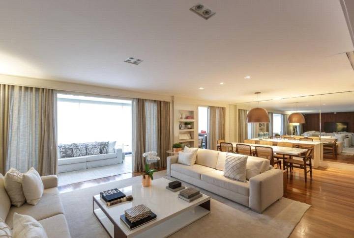 - Apartamento com 311 m², à venda no bairro Vila Nova Conceição.