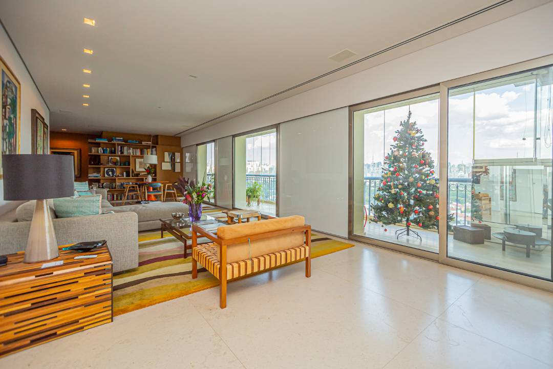 - Cobertura com 476 m², 3 quartos sendo 3 suítes à venda no bairro Itaim Bibi.