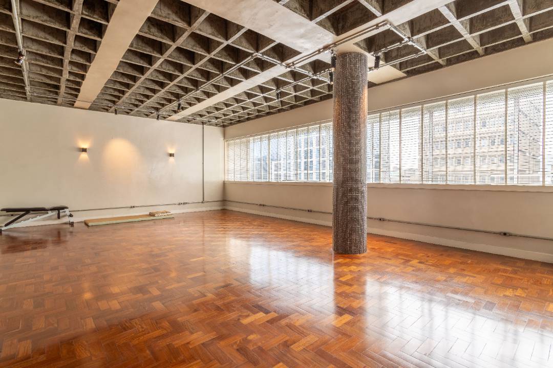 - Apartamento com 247 m², 2 quartos sendo 1 suíte à venda no bairro Bela Vista.