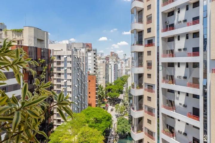 - Apartamento com 189m² com 3 suítes e 3 vagas de garagem à venda no bairro Itaim Bibi.