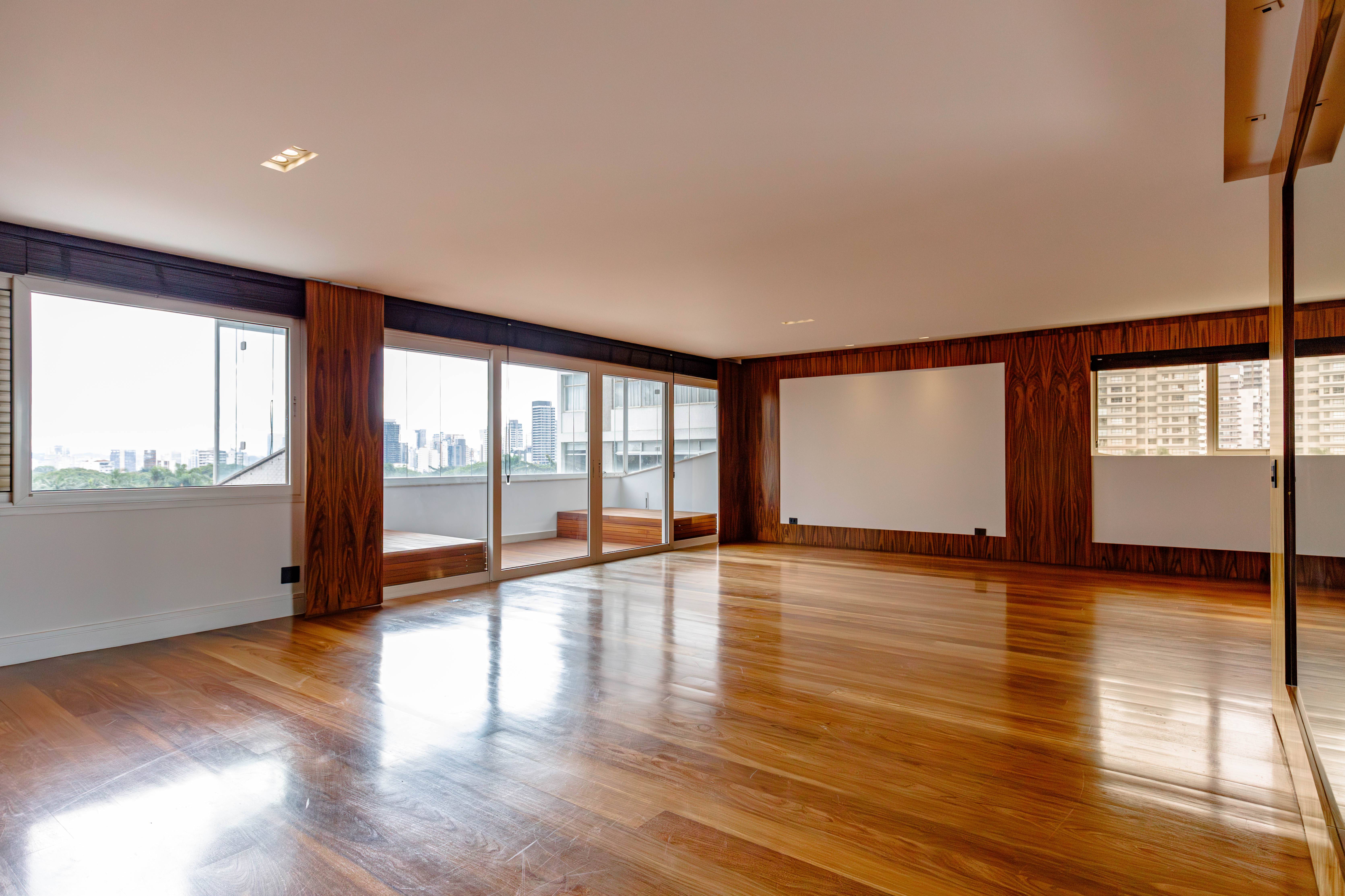 - Apartamento de 300 m², 3 suítes à venda em localização privilegiada no bairro Jardim América.