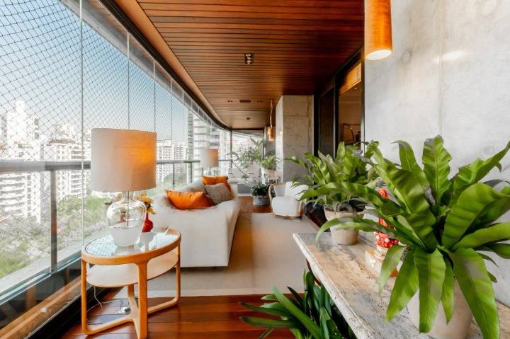 - Apartamento com 653.0 m², à venda no bairro Vila Nova Conceição.