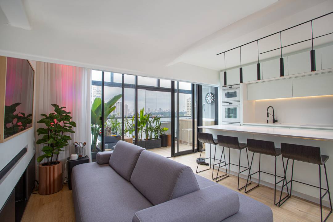 - Viva com Estilo no Campo Belo – Apartamento Duplex Mobiliado à venda, ao Lado do Metrô, com 67,5m² sendo 1 Suíte e 2 Vagas