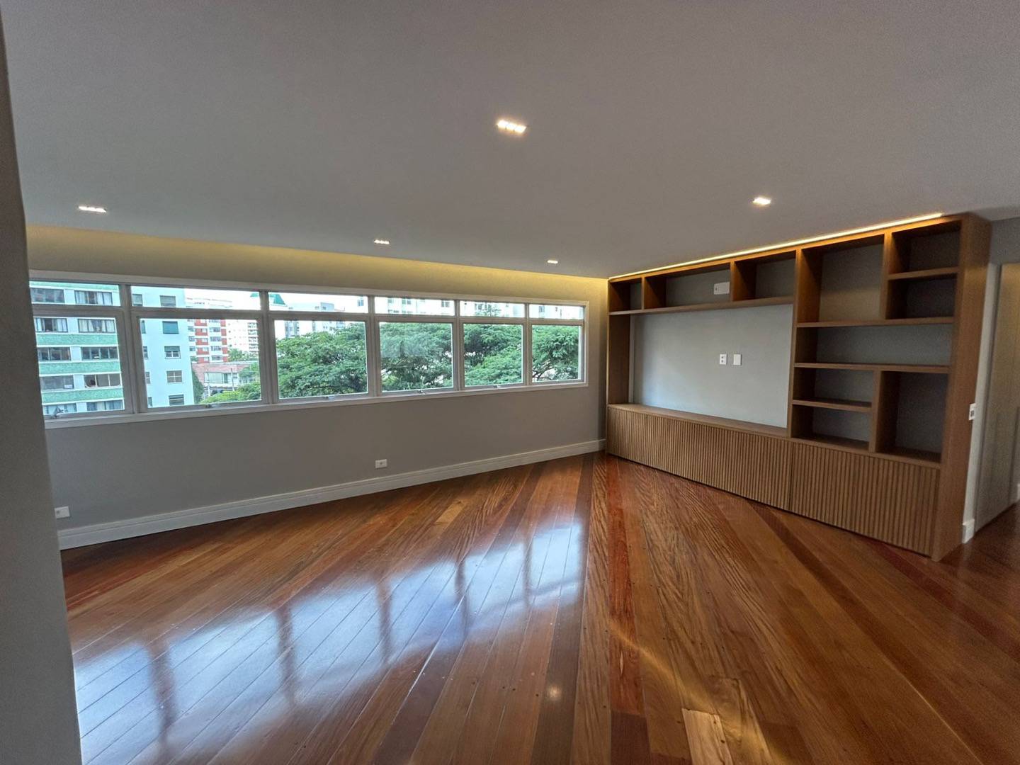 Apartamento à venda com 2 quartos, 100m² - Itaim Bibi,São Paulo