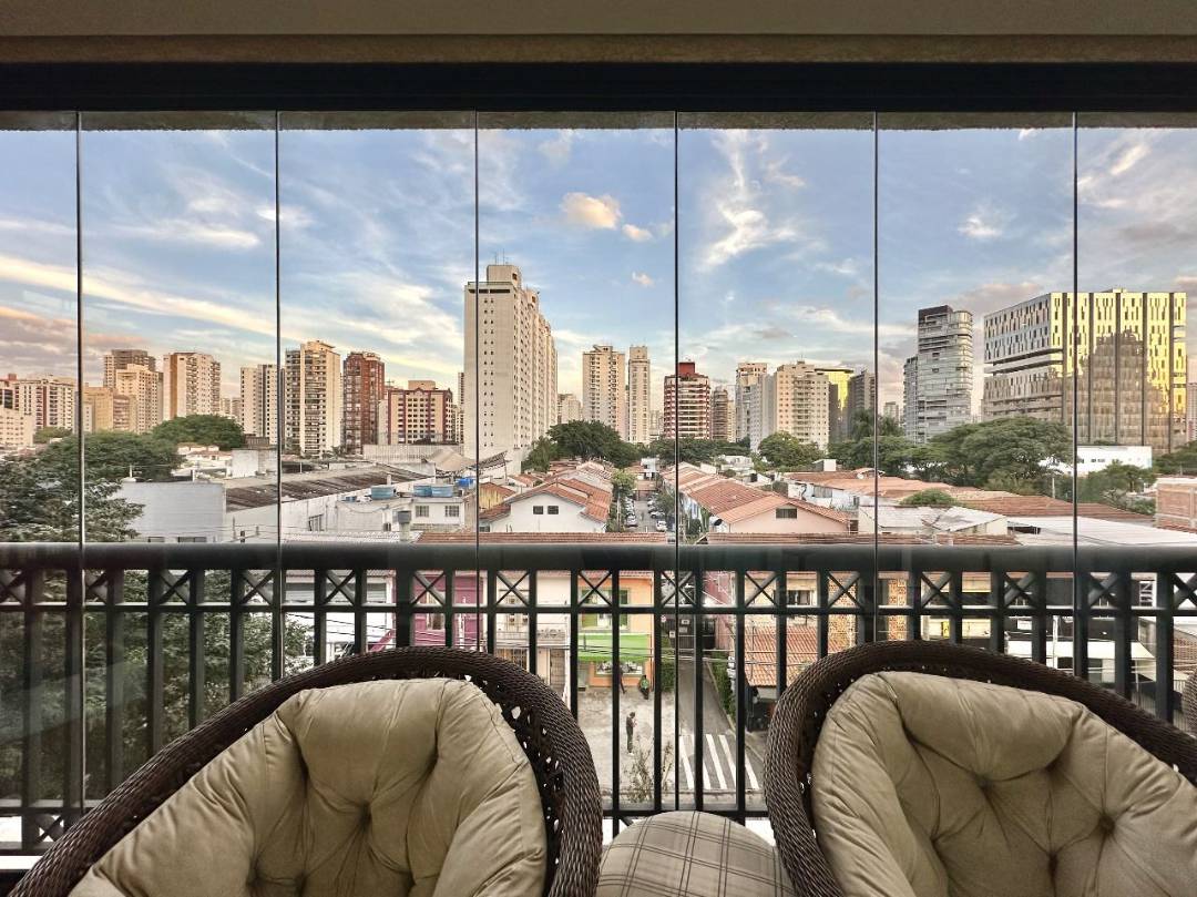 - Apartamento com 180 m², 3 quartos sendo 3 suítes à venda no bairro Vila Nova Conceição.