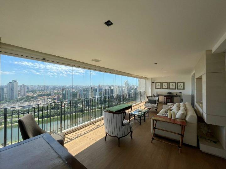 - Apartamento com 300 m², 3 quartos sendo 3 suítes à venda no bairro Cidade Jardim.