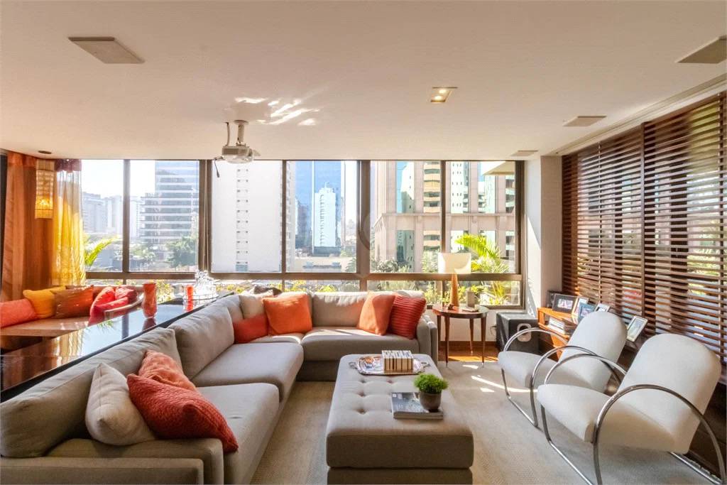 Apartamento com 230.0 m², à venda no bairro Itaim Bibi. - Andréa Vallis