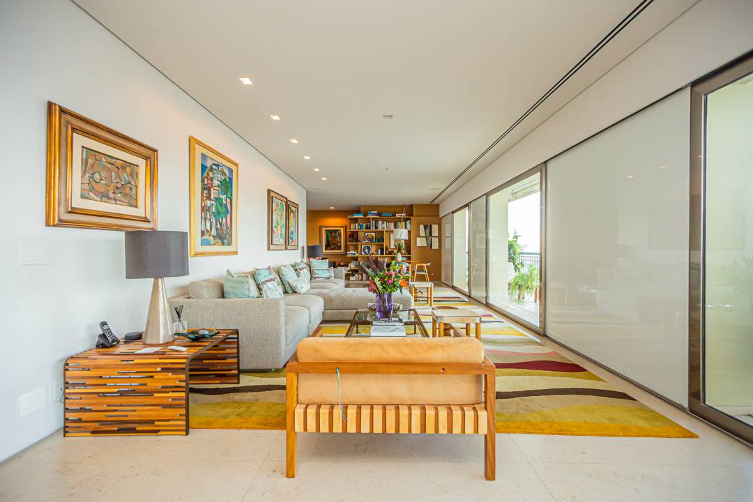 - Cobertura com 476 m², 3 quartos sendo 3 suítes à venda no bairro Itaim Bibi.