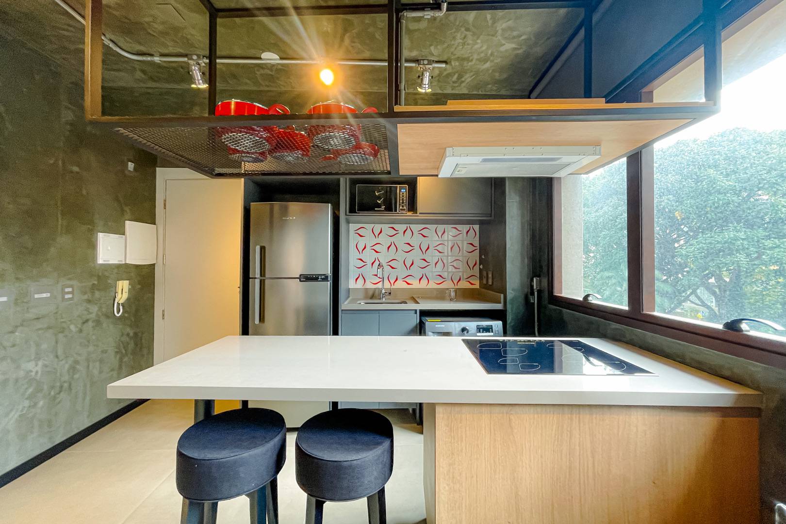 - Pininfarina Vila Olímpia, cheio de charme, sofisticado, com 46m2, ao lado da Av. Faria Lima e com 2 vagas.