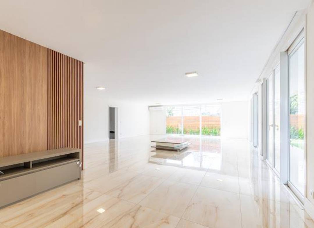 - Casa de condomínio com 680 m², 4 quartos sendo 4 suítes à venda no bairro Brooklin.