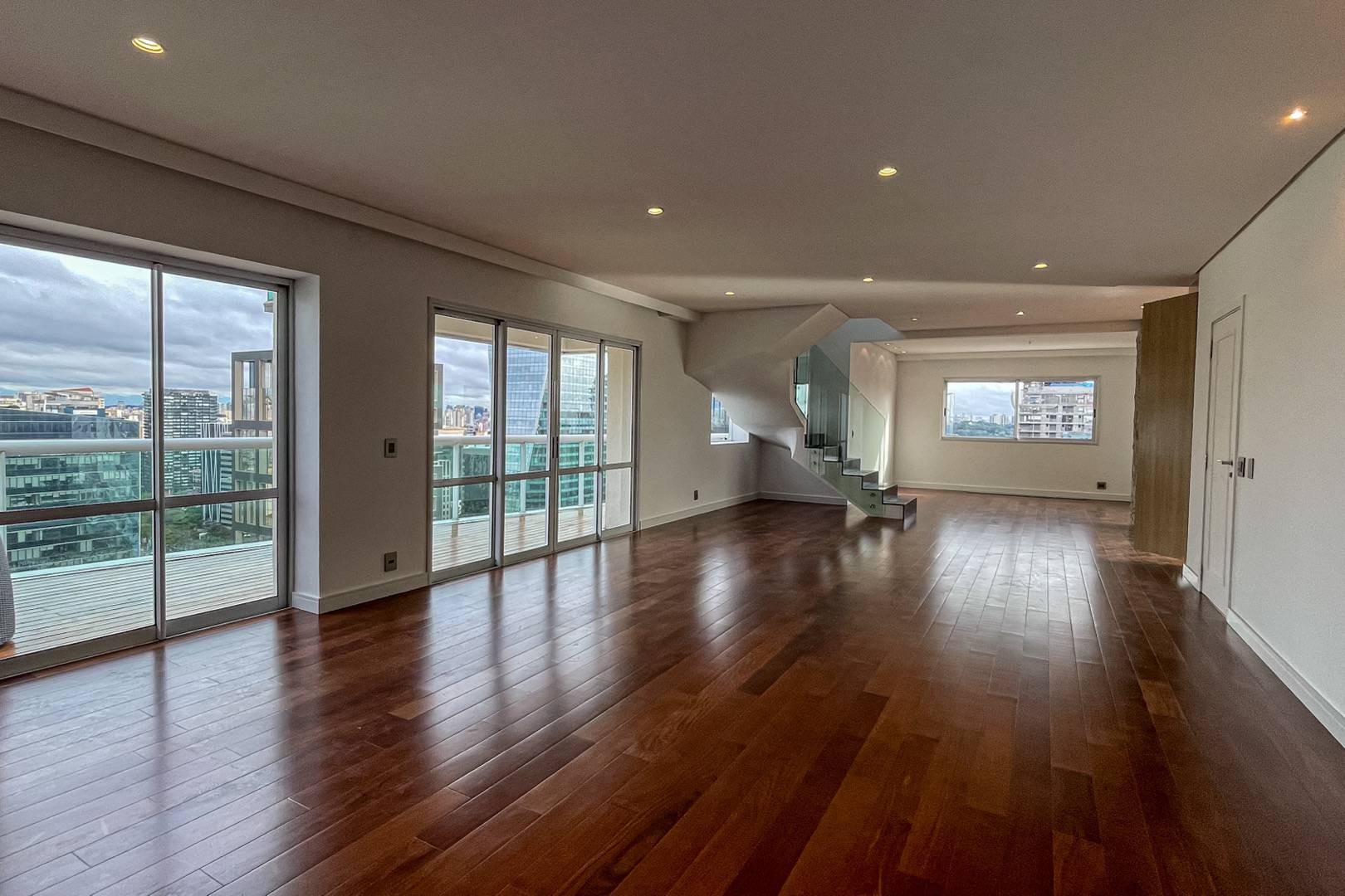 Cobertura para venda ou locação com 4 quartos, 354m² - Itaim Bibi,São Paulo