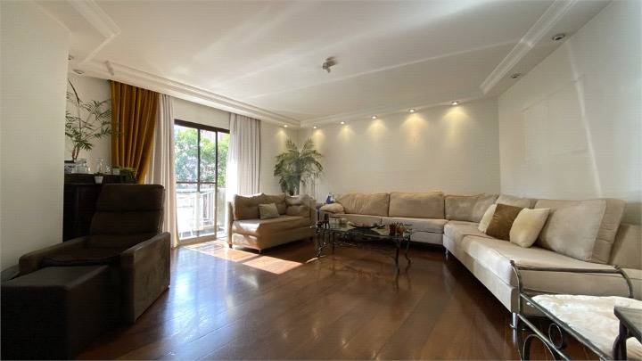 - Apartamento com 178 m², 4 quartos sendo 2 suítes à venda no bairro Moema.