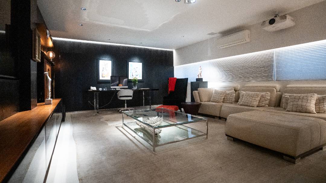 - Apartamento com 470 m², 2 quartos sendo 2 suítes à venda no bairro Consolação.