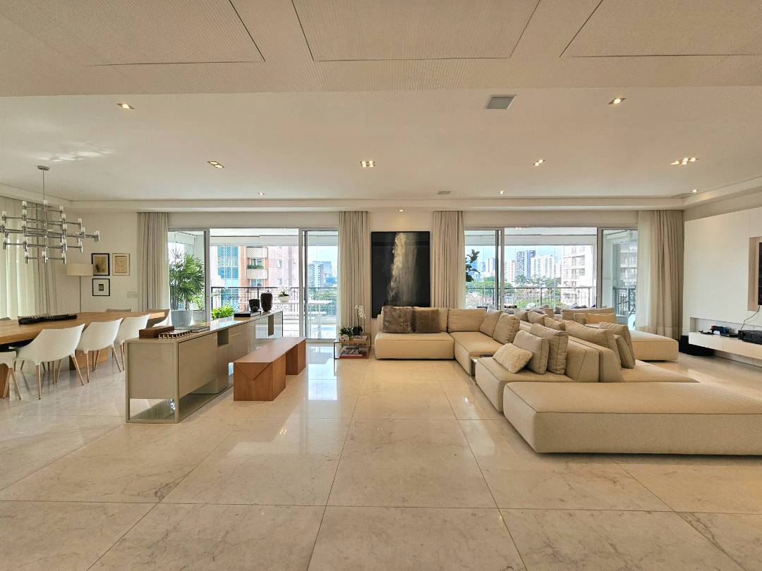 - Luxo e Conforto em Moema Fora de Rota – 400m² com 4 suítes, Varanda Gourmet e 5 Vagas Exclusivas à venda no bairro Moema Índios.