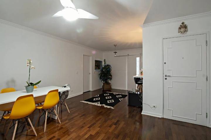 - Apartamento com 170 m², 3 quartos sendo 1 suíte à venda no bairro Itaim Bibi.