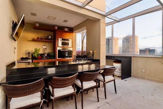 - Cobertura com 700 m², 5 quartos sendo 5 suítes à venda no bairro Brooklin.